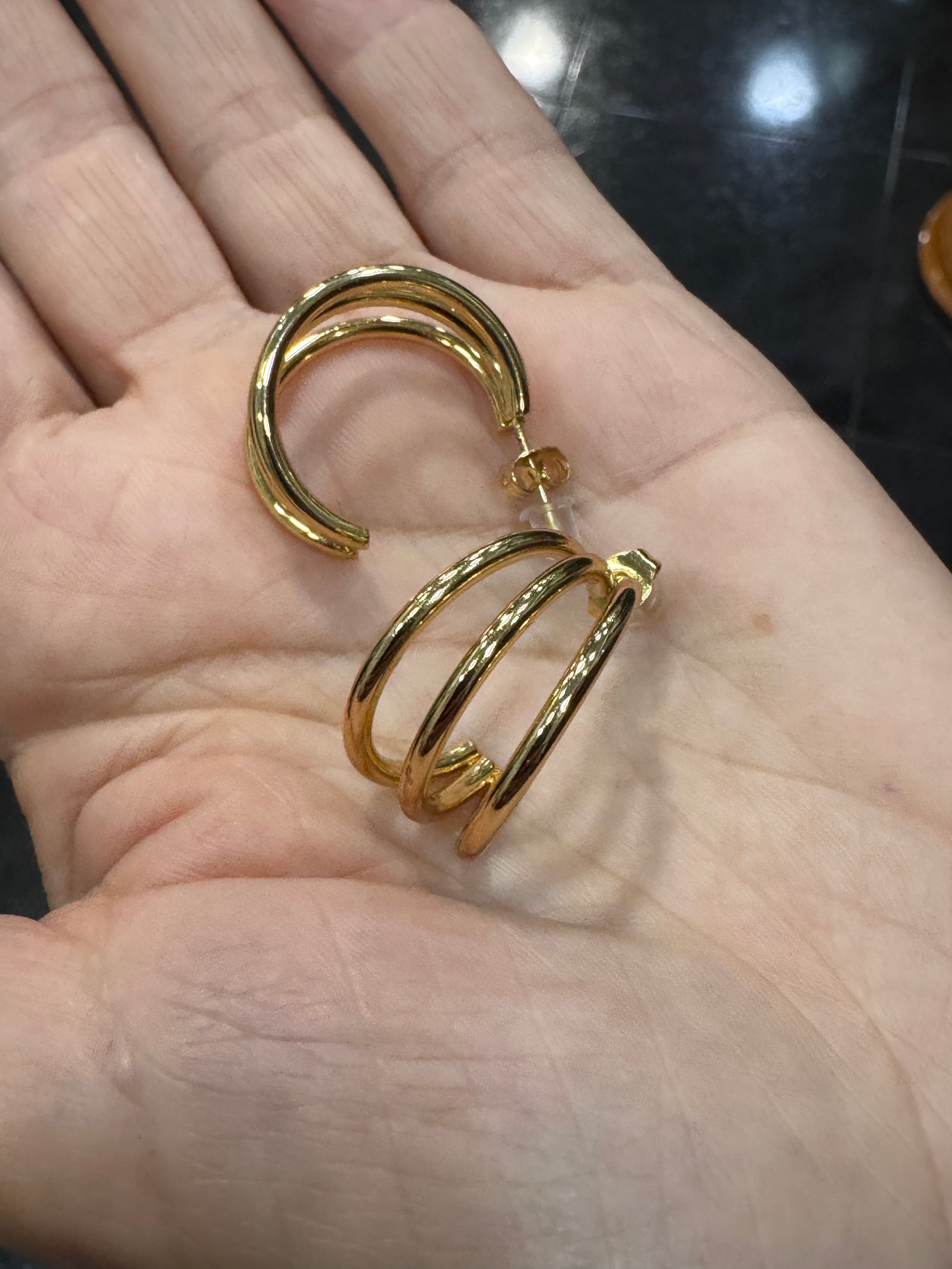 Pendientes Dorados Triple Aro Elegantes