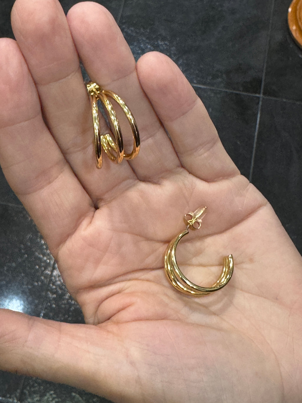 Pendientes Dorados Triple Aro Elegantes