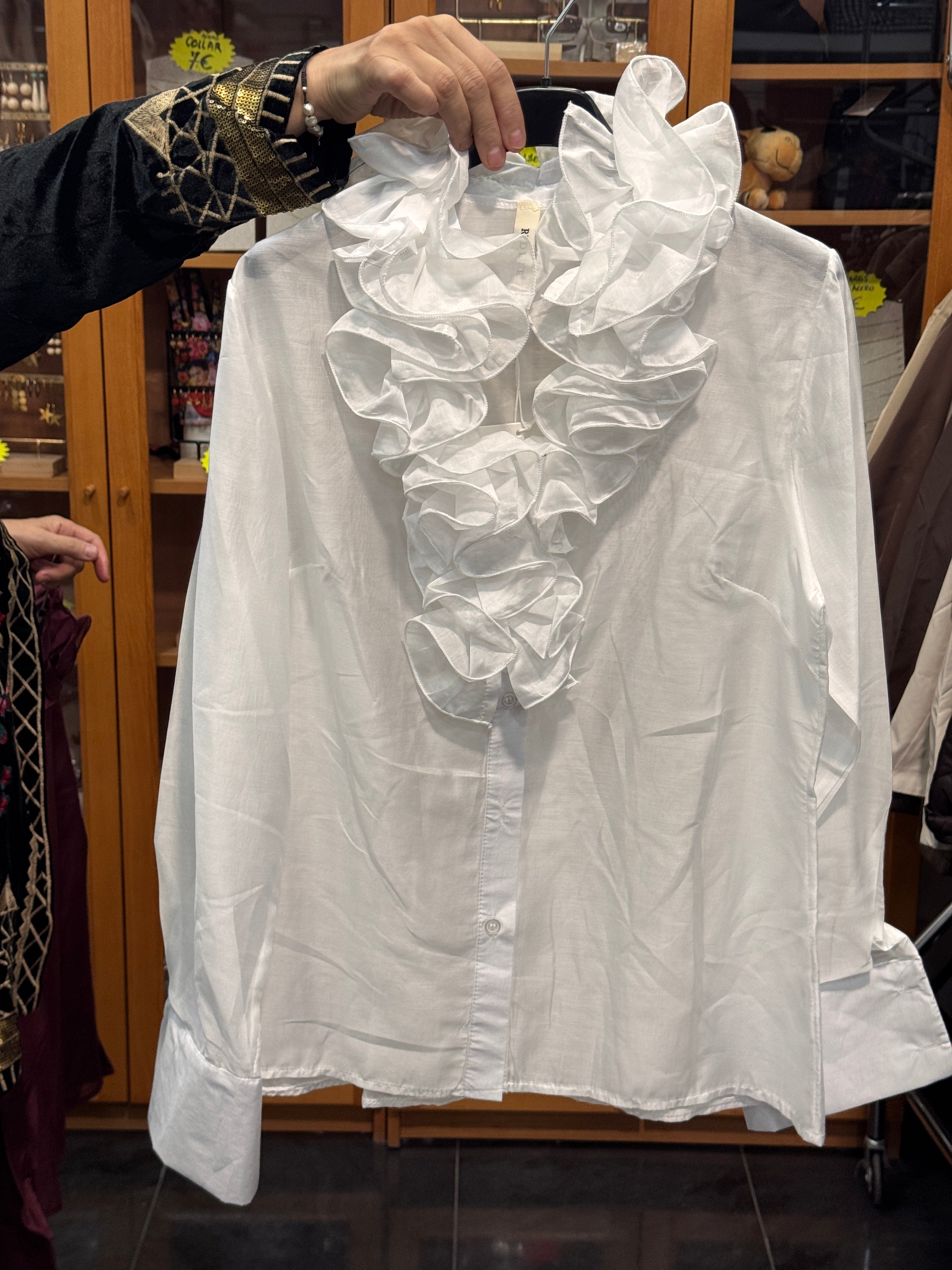 Blusa con Volante en Escote