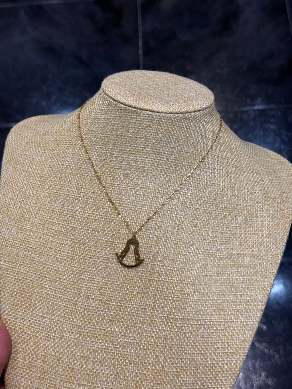 Collar Dorado Virgen